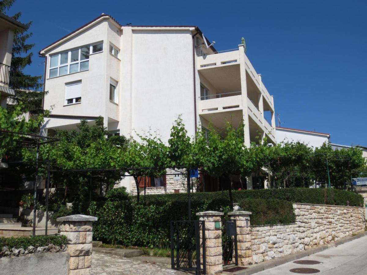 Zimmer F2 Apartment Pula Exterior photo